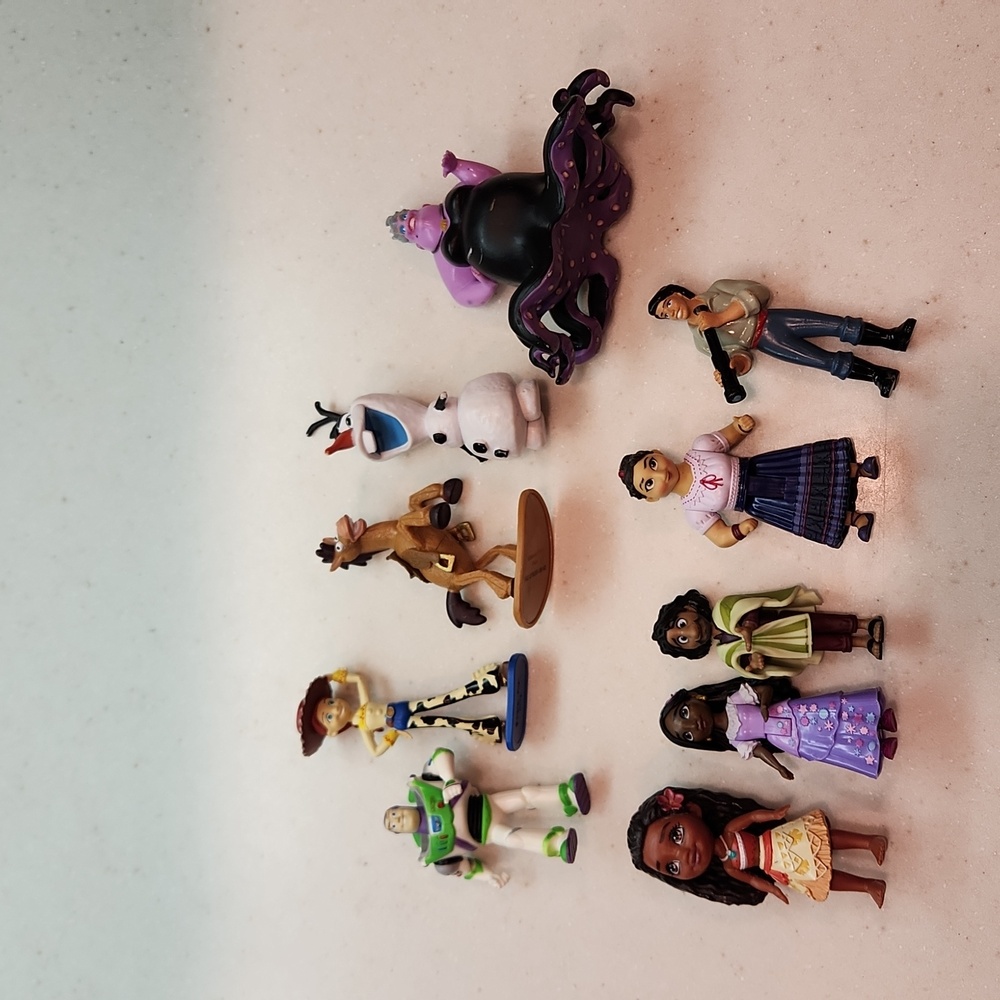 Deluxe disney figures